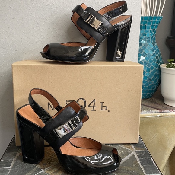 No. 704B Reneh Black Leather & Patent heels - Picture 3 of 10